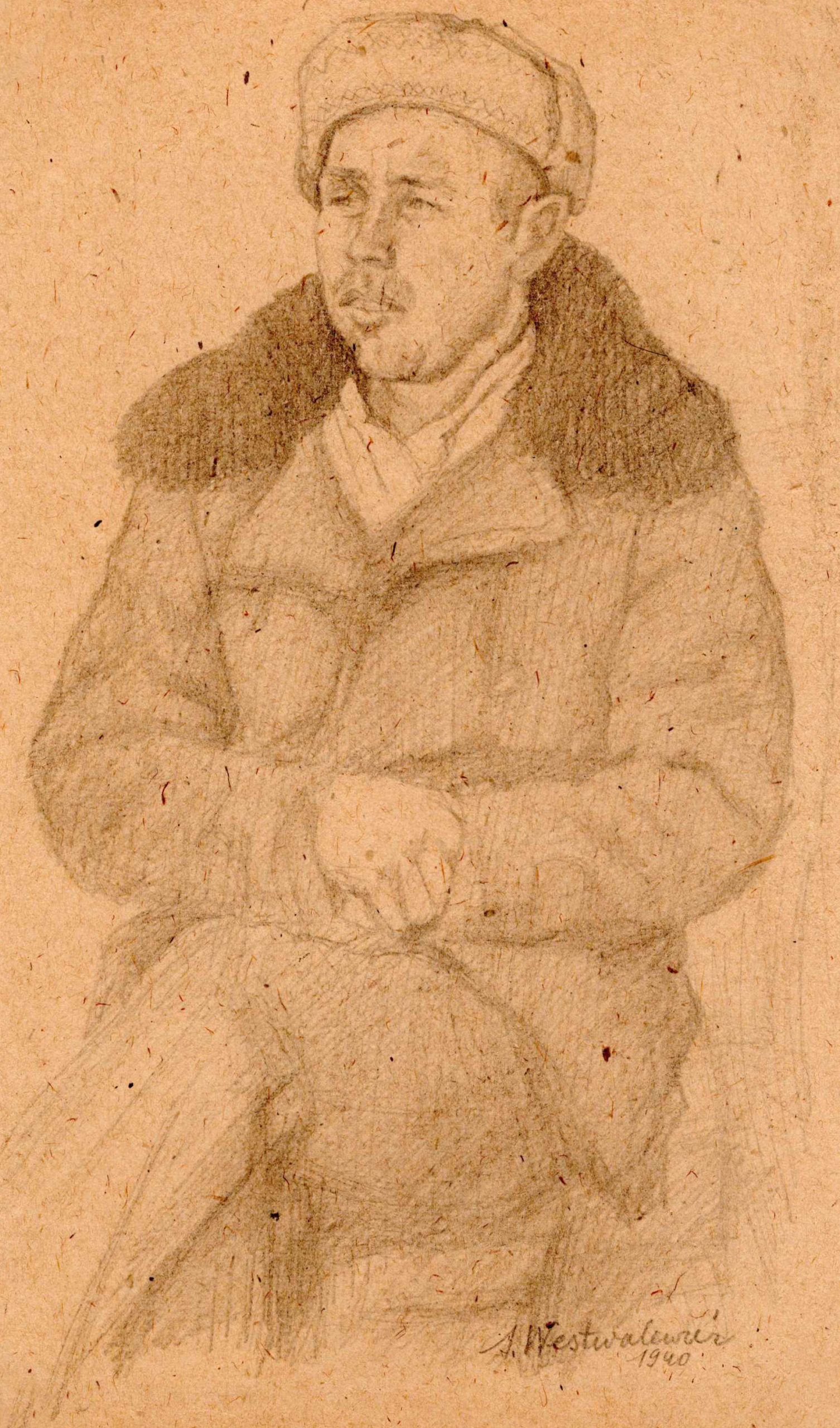 Rysunek ołówkiem. Siedzący mężczyzna w płaszczu i czapce na głowie.